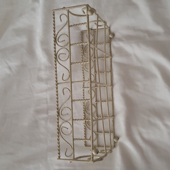 Metal off white colour napkin holder - preloved - Picture 2 of 3